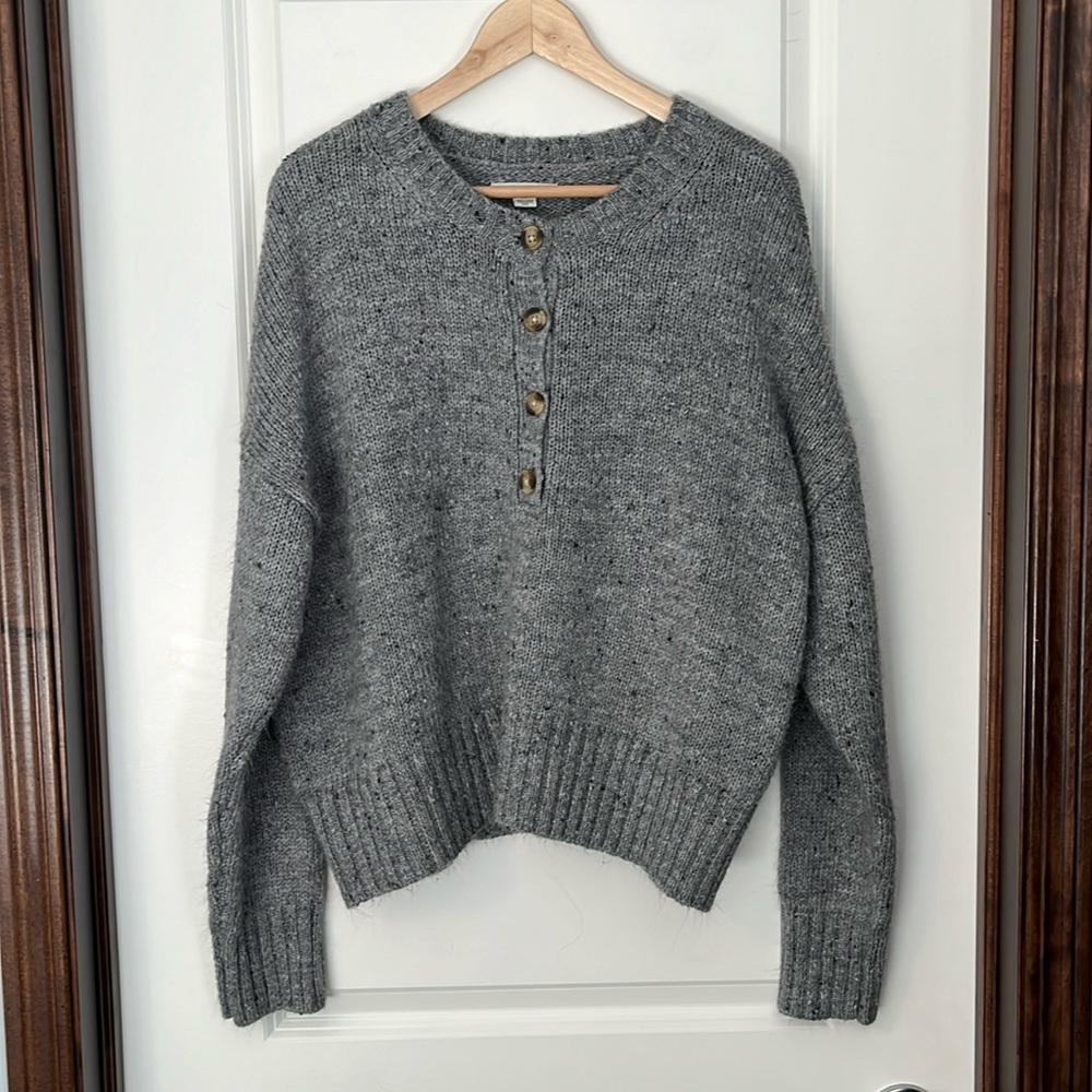 American Eagle Gray Sweater L
